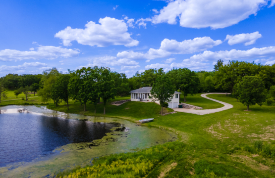 Charming Lake Geneva, Wisconsin 3BR/2Bath Home